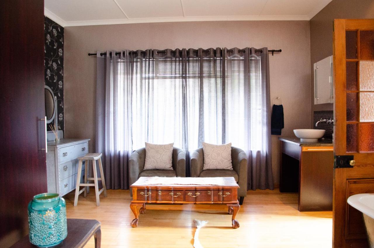 Desert Dew Guest House Hutchinson 외부 사진
