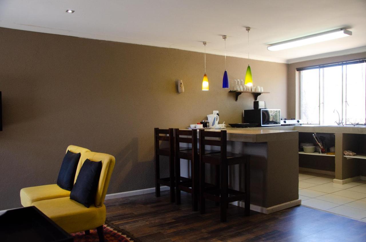 Desert Dew Guest House Hutchinson 외부 사진