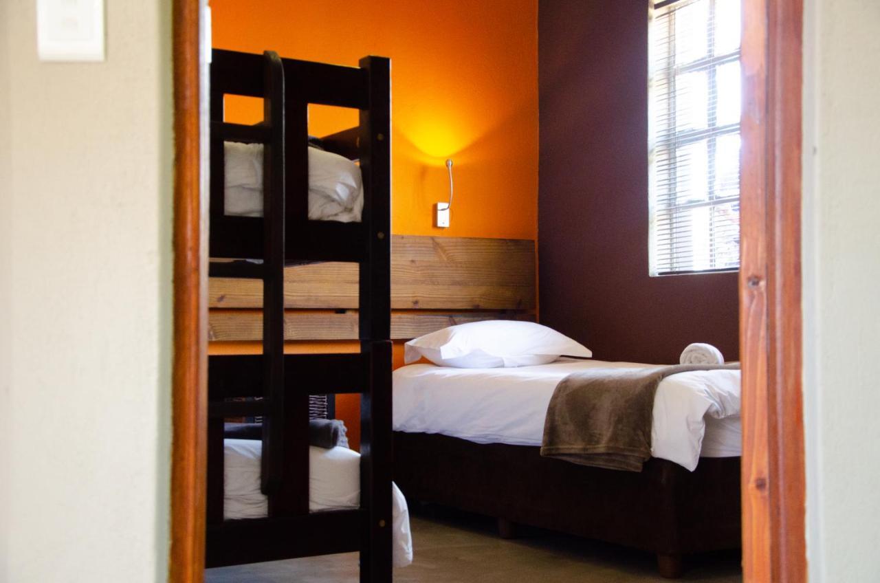 Desert Dew Guest House Hutchinson 외부 사진