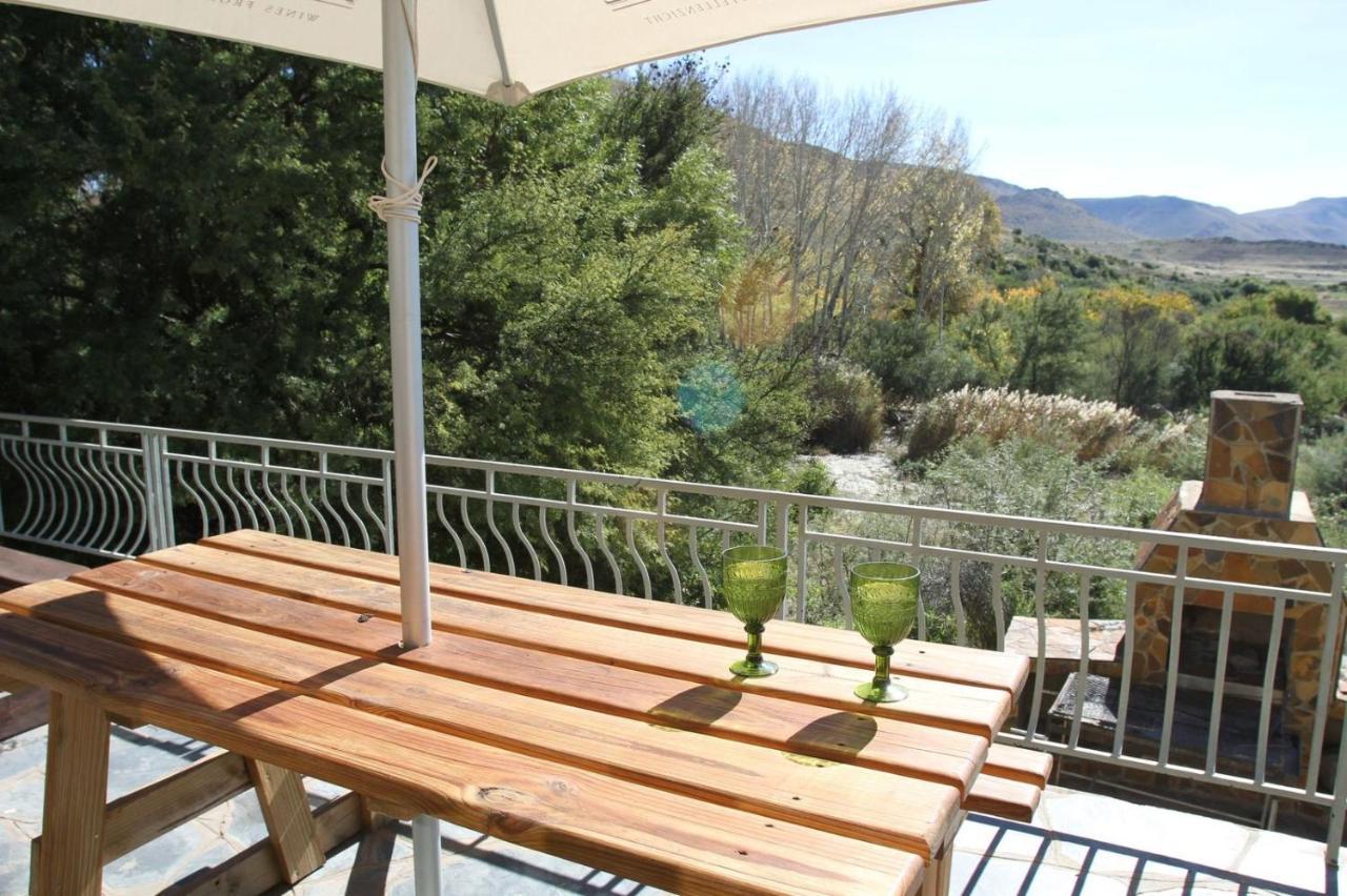 Desert Dew Guest House Hutchinson 외부 사진
