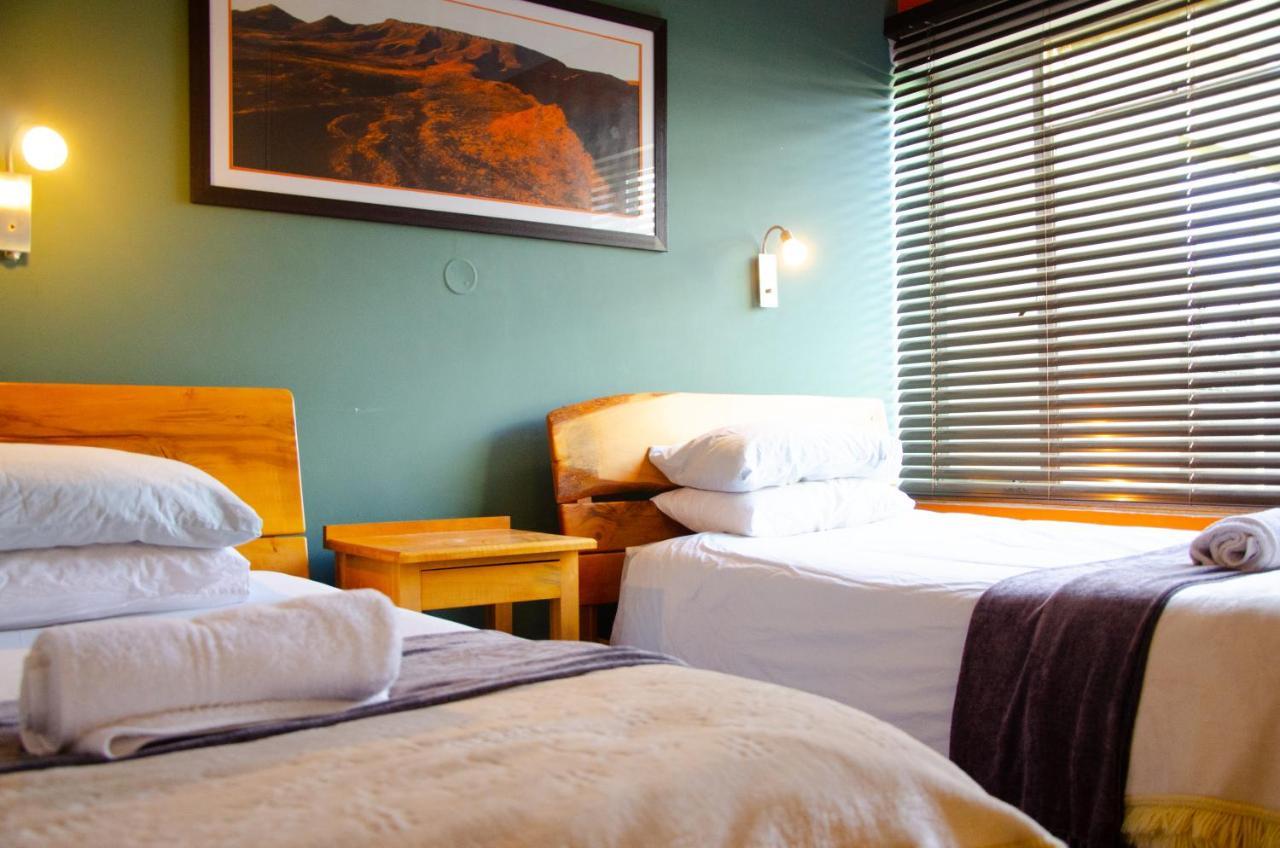 Desert Dew Guest House Hutchinson 외부 사진